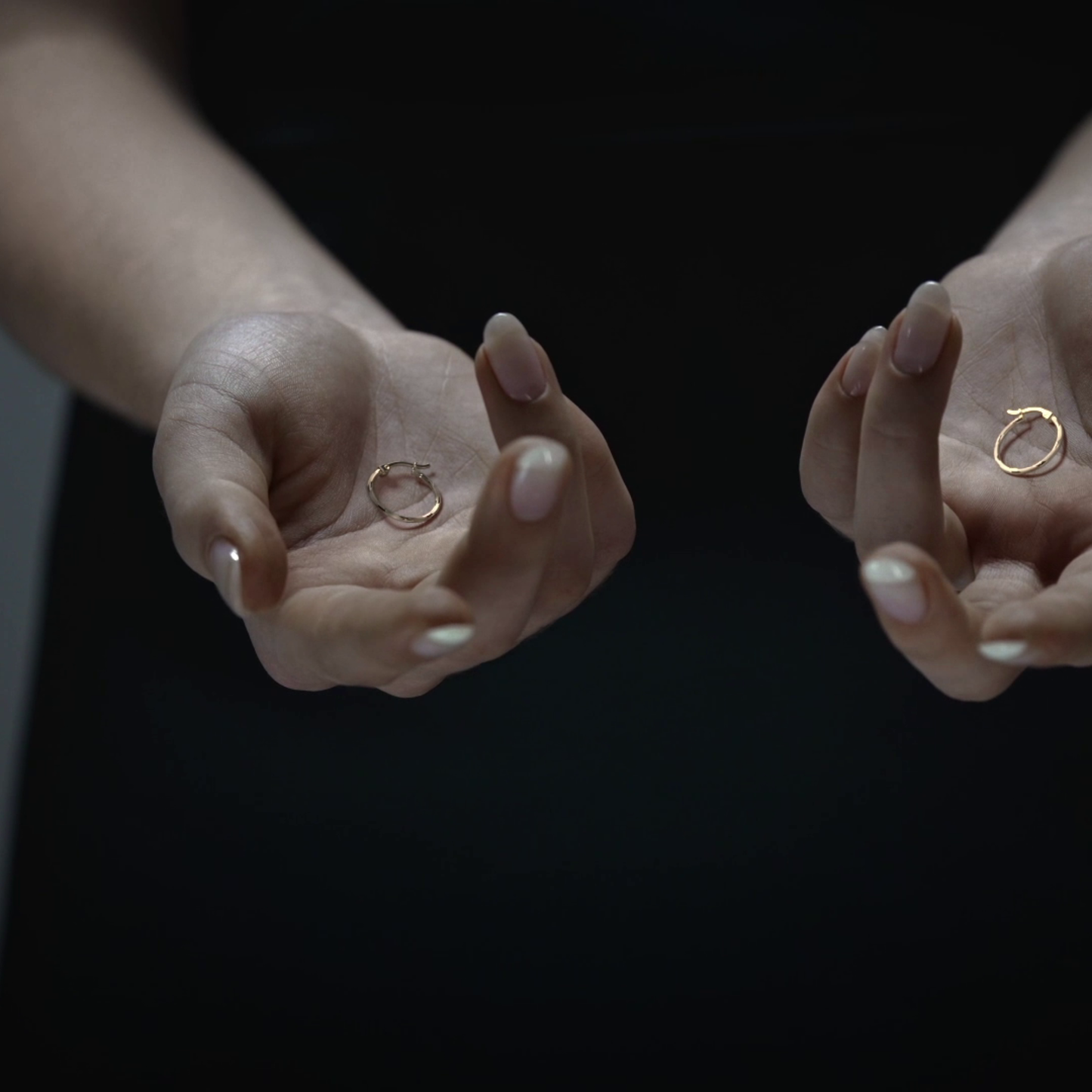 Arete Arracada Con Diamantado Cordon Blue De Oro