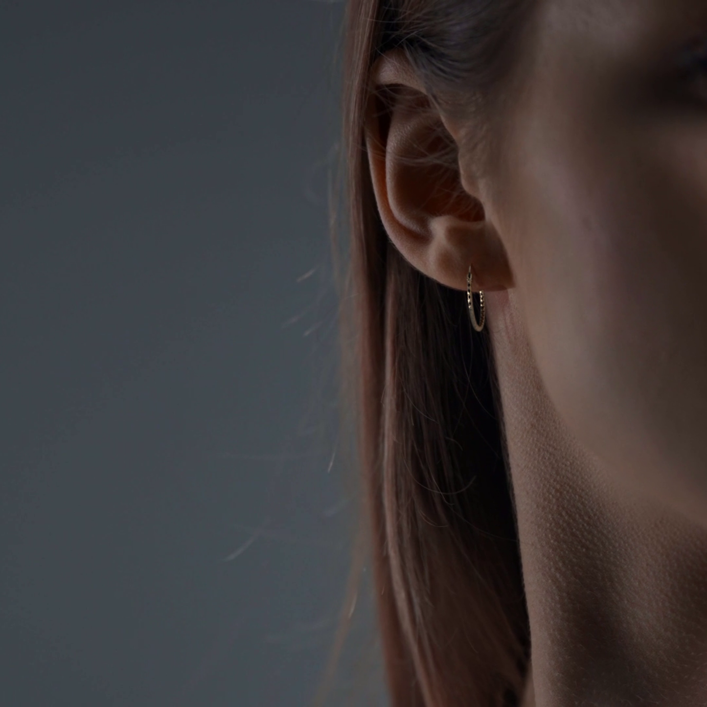 Arete Arracada Con Diamantado Estilo Panal De Oro 10k