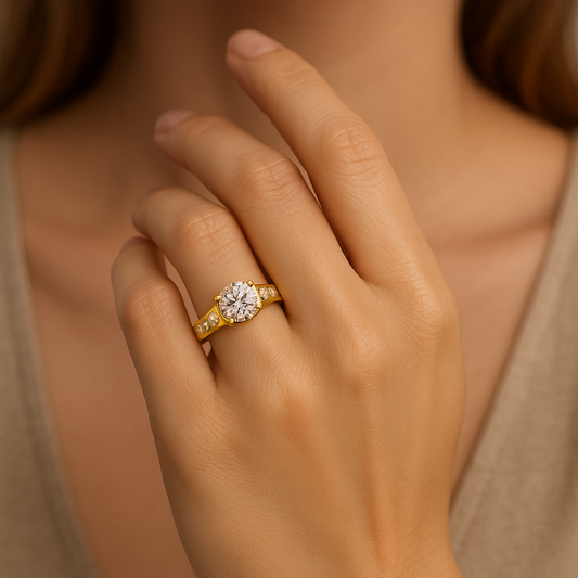 Anillo De Compromiso De Oro 10k Con Piedras Zirconia