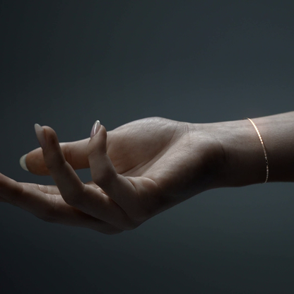 Pulsera de Oro 10K Estilo Italiano Valentino | Brazalete Delicado en Oro Amarillo o Tricolor