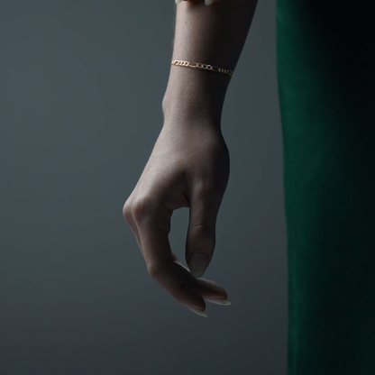 Pulsera de Oro 10K Estilo Figaro Italiano | Brazalete Sólido Elegante de Joyería Fina