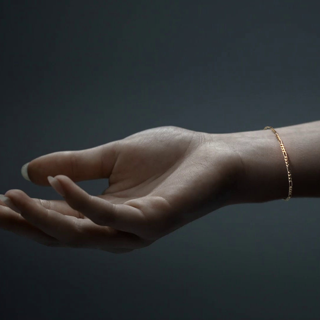 Pulsera Italiana Figaro 3x1 Hueca Calibre 2.6 mm