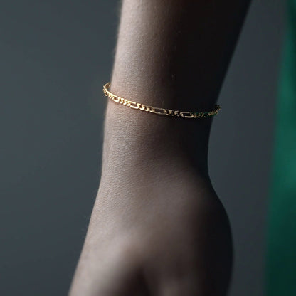 Pulsera Italiana Figaro 3x1 Hueca Calibre 2.6 mm