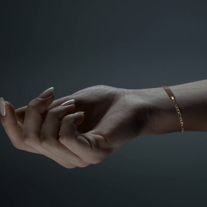 Pulsera Esclava de Oro 10K Estilo Fígaro 3x1 con Placa | Joyería Italiana