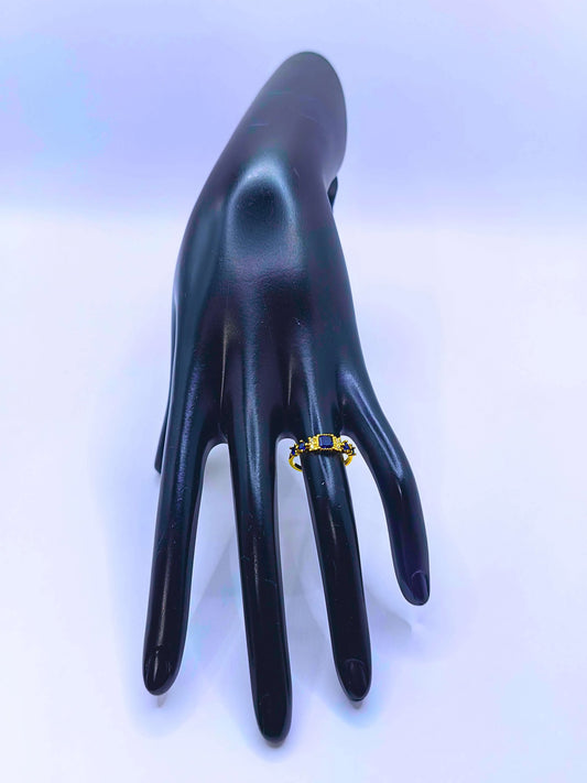 Anillo S925 Ley Circonita Azul Marino "Mirada de Reyna" Chapa Oro 12K Calenbi